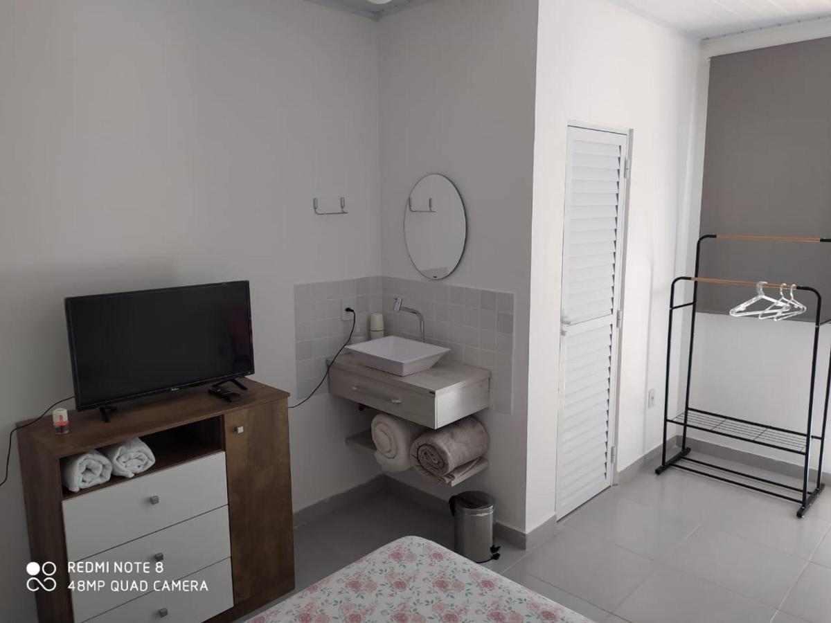 Pousada Casa Verde - Quartos Individuais - Smart Tv 32 - E Banheiro Privativo Apartment Itajai Bagian luar foto